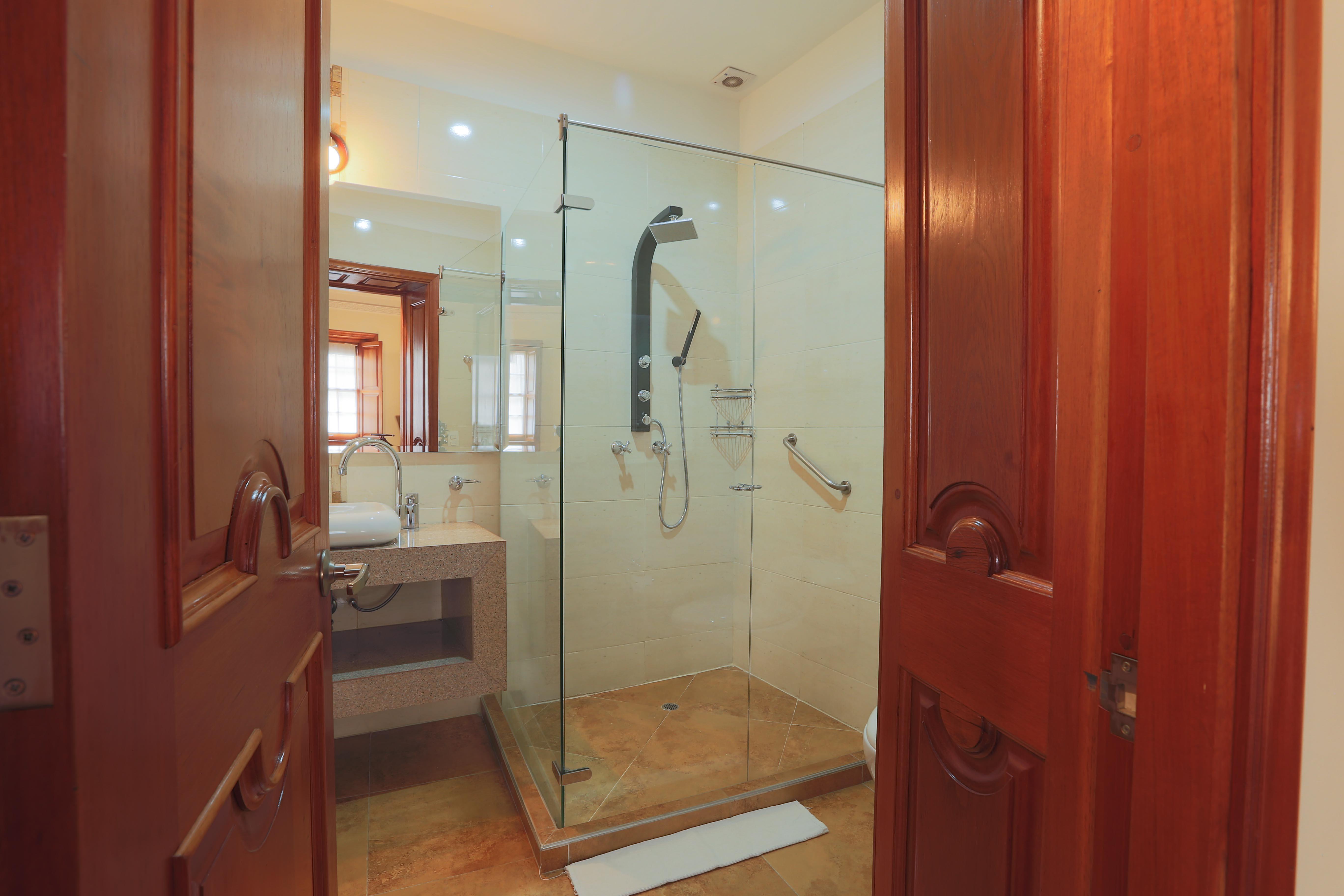 Hotel Santa Lucia Boutique Spa Bogotá Eksteriør bilde A shower cubicle