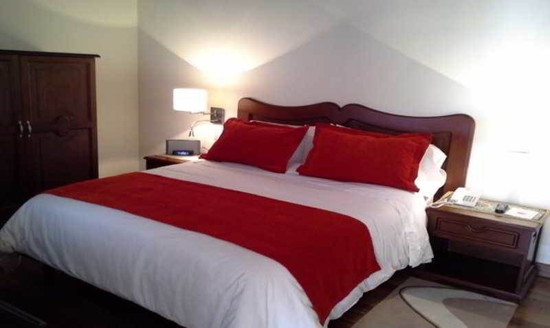 Hotel Santa Lucia Boutique Spa Bogotá Eksteriør bilde A bed runner