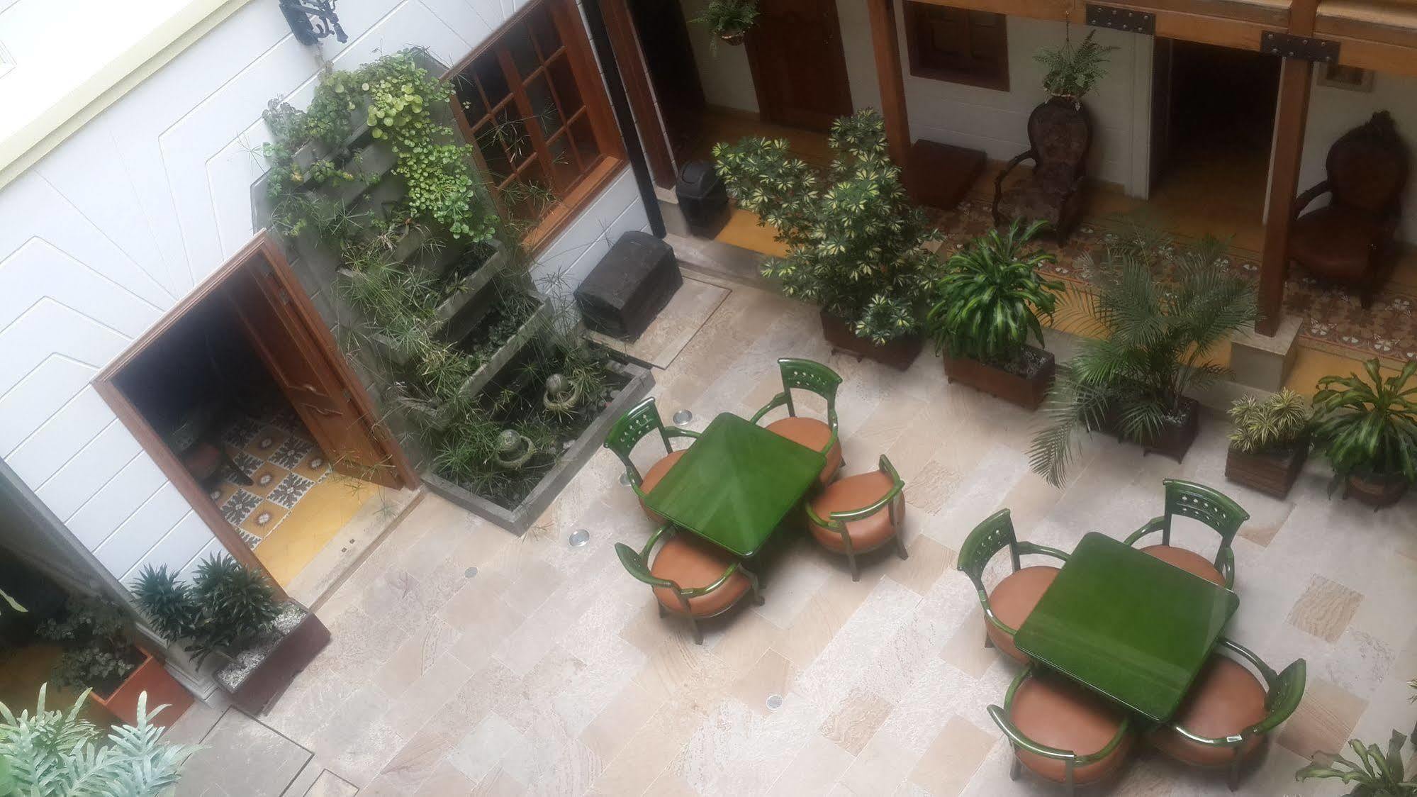 Hotel Santa Lucia Boutique Spa Bogotá Eksteriør bilde The courtyard of the hotel